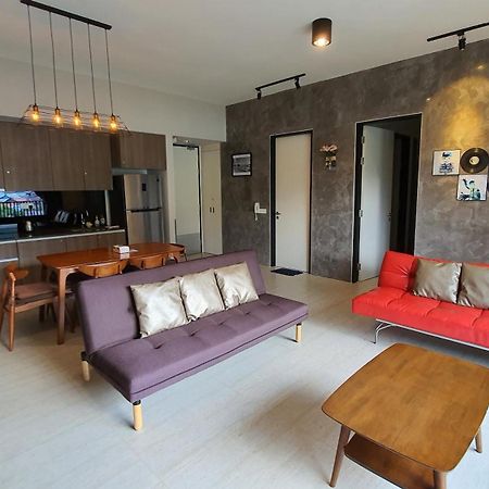 By The Sea Beach Luxury Resort - バツーフェリンギビーチ エクステリア 写真