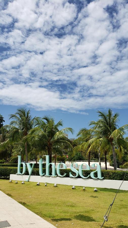 By The Sea Beach Luxury Resort - バツーフェリンギビーチ エクステリア 写真