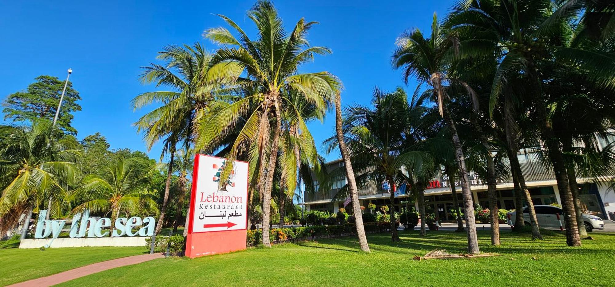By The Sea Beach Luxury Resort - バツーフェリンギビーチ エクステリア 写真