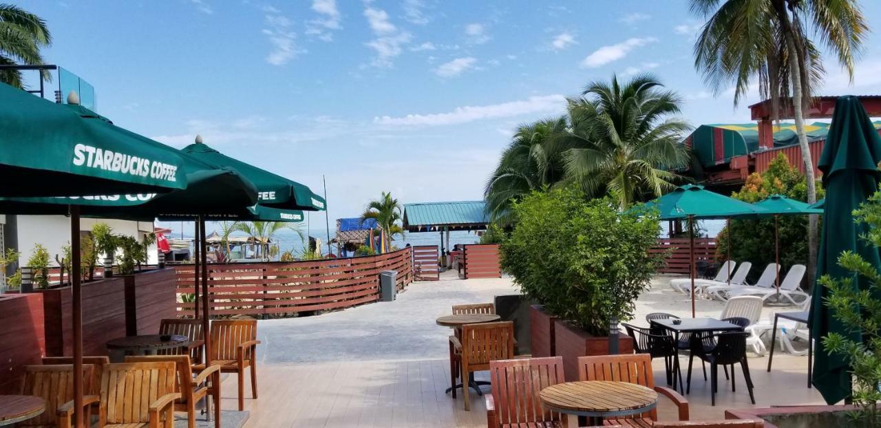 By The Sea Beach Luxury Resort - バツーフェリンギビーチ エクステリア 写真
