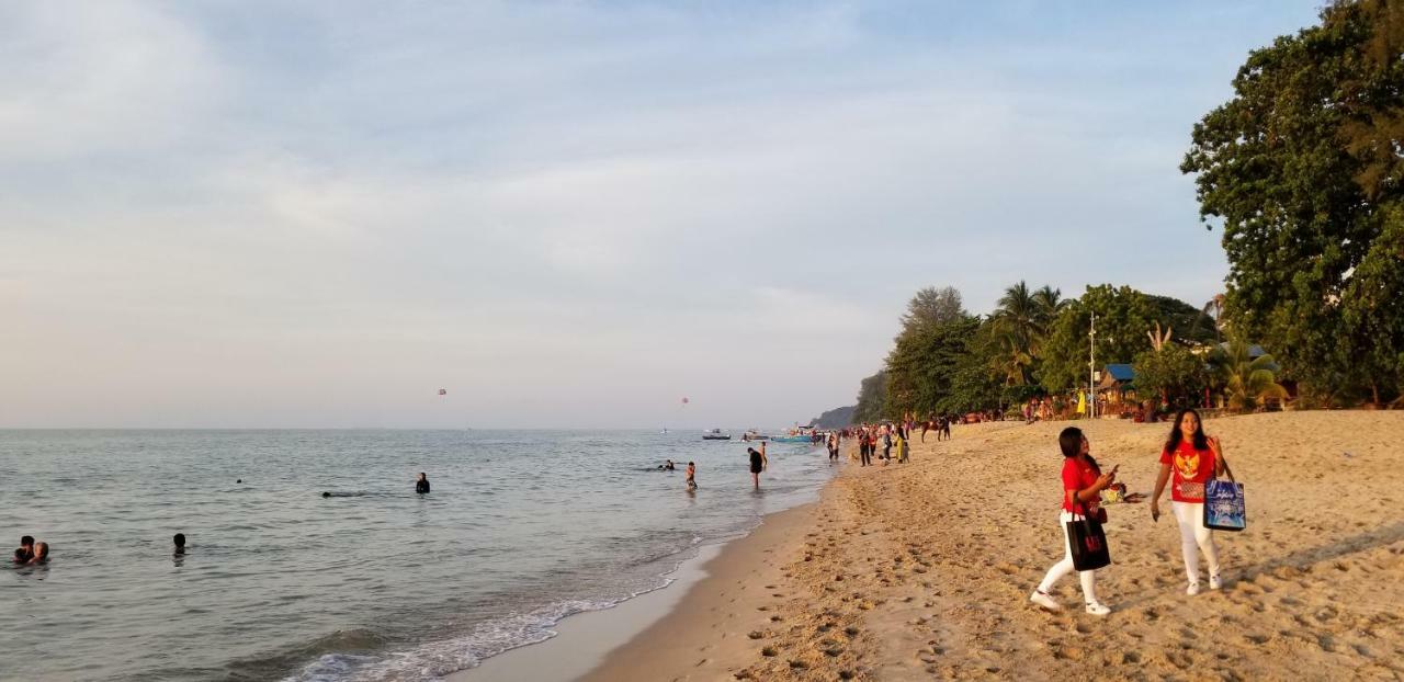 By The Sea Beach Luxury Resort - バツーフェリンギビーチ エクステリア 写真